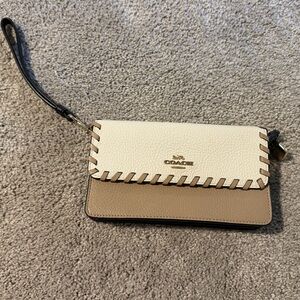 Coach Two-Tone Pebbled Leather Wristlet — Cream & Taupe
